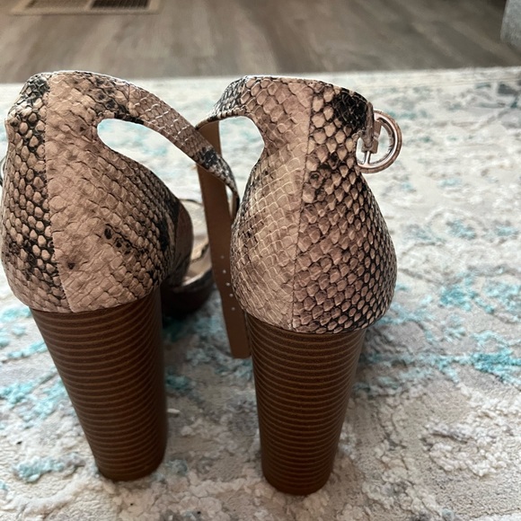 Elegant Snakeskin Patterned Heels - Picture 1 of 5